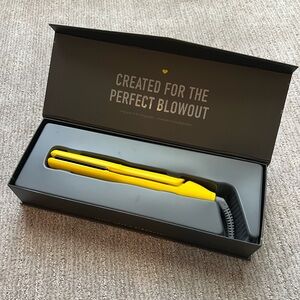 Drybar hair straightener